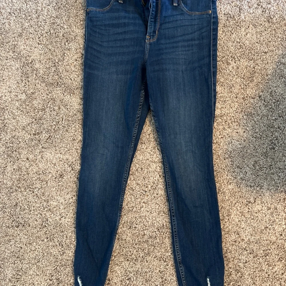 Jeans - Picture 2 of 4